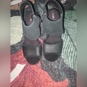 TOMS Women's Dark Green and Black Sandals